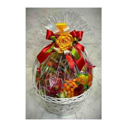Подарочная корзина с экзотическими фруктами и цветами арт. 1736626110